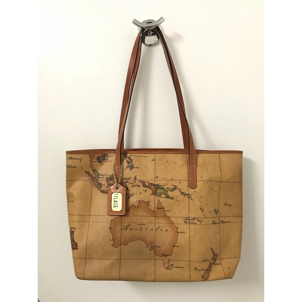 Alviero Martini 1A Classe Maxi Geo Classic tote!